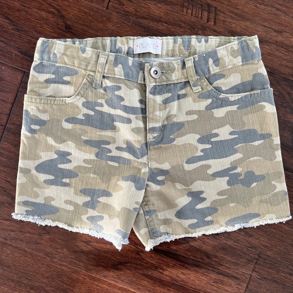 NEW w/o tags Children's Place Camo Shorts Size 10